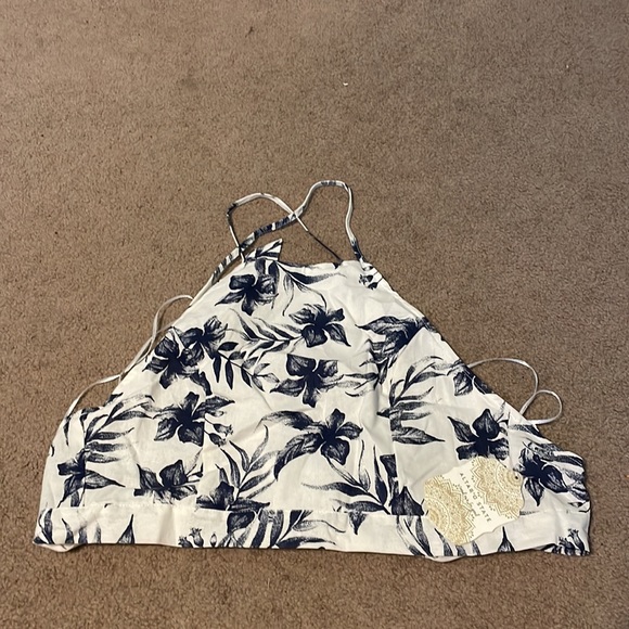 Altar’d State Floral top size: M blue and white - Picture 2 of 3